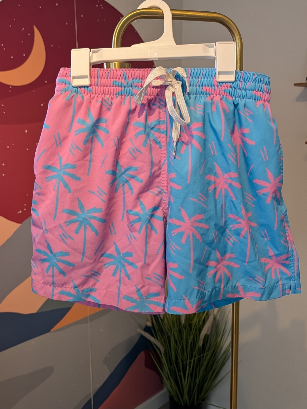 chubbies Pink and Blue Palm-Print Swim Shorts